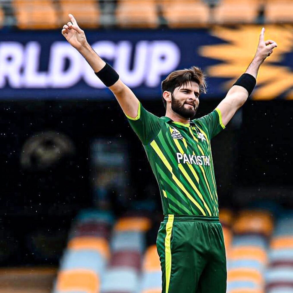 Cricket Fans Go Crazy After Shaheen Shah Afridi Bat-Breaking Spell
